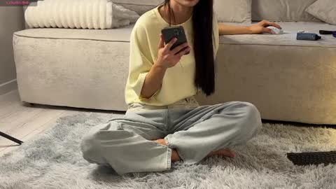 Snapshot of petalpage chatting on April 2, 10:35 am petalpage online show from April 2, 10:35 am