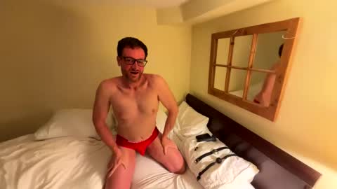 Snapshot of pete_mac chatting on December 15, 3:22 am Pete online show from December 15, 3:22 am