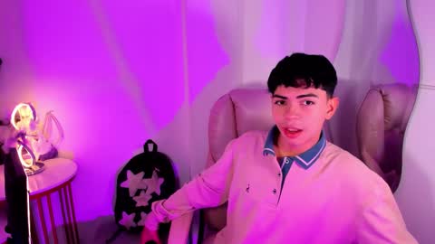 Snapshot of peter_chase chatting on November 1, 6:21 pm Peter online show from November 1, 6:21 pm