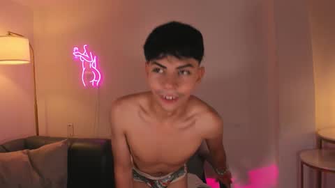 Snapshot of peter_chase chatting on November 13, 6:40 pm Peter online show from November 13, 6:40 pm