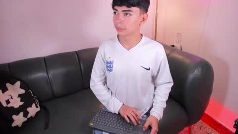 Snapshot of peter_chase chatting on November 23, 6:30 pm Peter online show from November 23, 6:30 pm