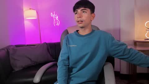 Snapshot of peter_chase chatting on November 27, 6:10 pm Peter online show from November 27, 6:10 pm