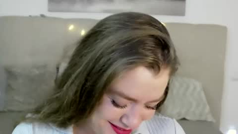 Snapshot of petersemily chatting on December 1, 10:10 pm Peters Emily online show from December 1, 10:10 pm