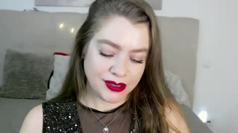 Snapshot of petersemily chatting on December 8, 6:28 pm Peters Emily online show from December 8, 6:28 pm