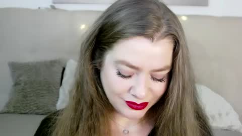 Snapshot of petersemily chatting on December 12, 4:21 pm Peters Emily online show from December 12, 4:21 pm