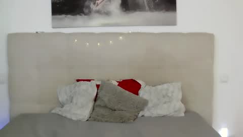 Snapshot of petersemily chatting on February 7, 6:13 pm Peters Emily online show from February 7, 6:13 pm