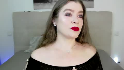 Snapshot of petersemily chatting on February 19, 2:34 pm Peters Emily online show from February 19, 2:34 pm