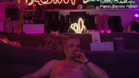 peterwinschoten online show from April 9, 11:54 pm