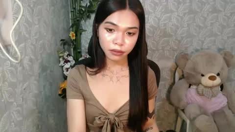 Snapshot of petite_angelx chatting on January 20, 7:35 pm angel online show from January 20, 7:35 pm
