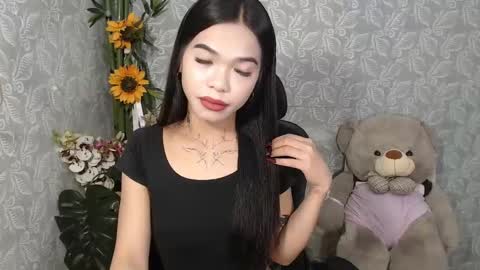 Snapshot of petite_angelx chatting on March 1, 10:13 am angel online show from March 1, 10:13 am