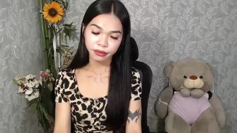 Snapshot of petite_angelx chatting on March 5, 9:48 pm angel online show from March 5, 9:48 pm