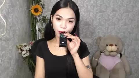 Snapshot of petite_angelx chatting on March 10, 1:12 am angel online show from March 10, 1:12 am