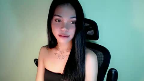 Snapshot of petite_angelx chatting on September 11, 10:37 am angel online show from September 11, 10:37 am
