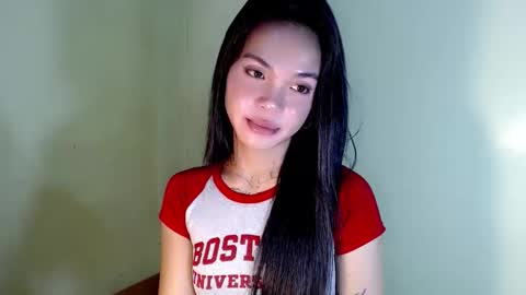 Snapshot of petite_angelx chatting on October 11, 11:47 pm angel online show from October 11, 11:47 pm