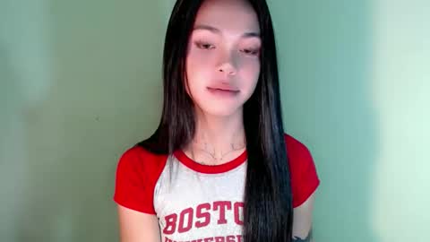 Snapshot of petite_angelx chatting on October 28, 12:58 am angel online show from October 28, 12:58 am