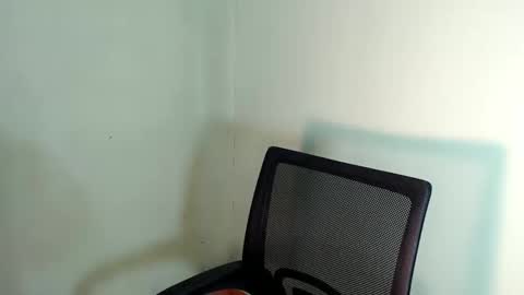 Snapshot of petite_angelx chatting on November 23, 12:21 am angel online show from November 23, 12:21 am