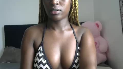 Snapshot of petite_asshley1 chatting on November 13, 8:24 am Ashley online show from November 13, 8:24 am