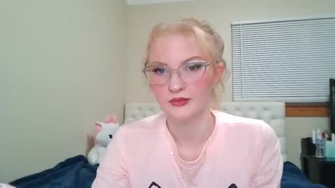 Little cupcake online show from February 25, 11:55 pm