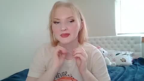Little cupcake online show from March 5, 7:49 pm