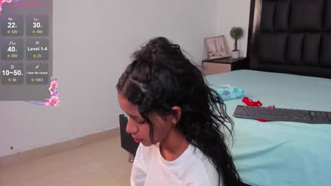 Esther online show from December 23, 12:30 pm