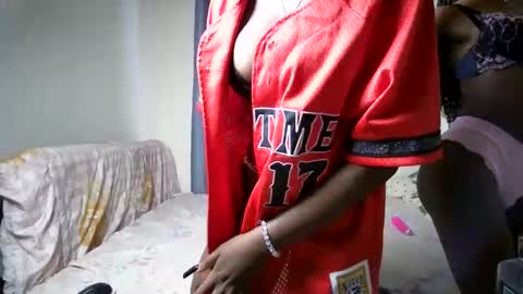 petite_funnie online show from October 24, 8:11 am