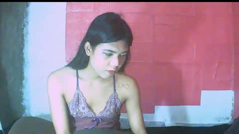 Snapshot of petite_jzee chatting on December 14, 3:40 am jzee online show from December 14, 3:40 am