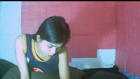 Snapshot of petite_jzee chatting on December 30, 5:48 am jzee online show from December 30, 5:48 am