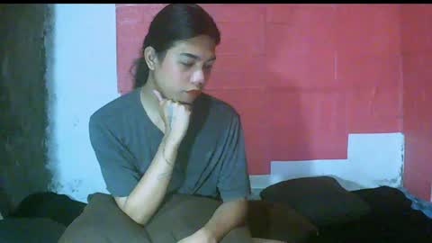 Snapshot of petite_jzee chatting on January 3, 12:11 am jzee online show from January 3, 12:11 am