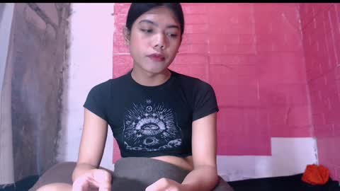 Snapshot of petite_jzee chatting on January 16, 11:16 pm jzee online show from January 16, 11:16 pm