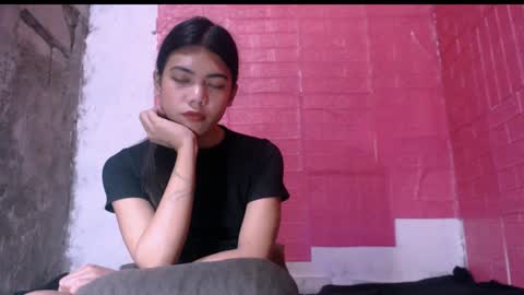 Snapshot of petite_jzee chatting on January 30, 6:46 am jzee online show from January 30, 6:46 am