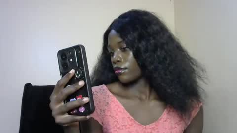 petite_lavi2 online show from February 9, 7:30 pm