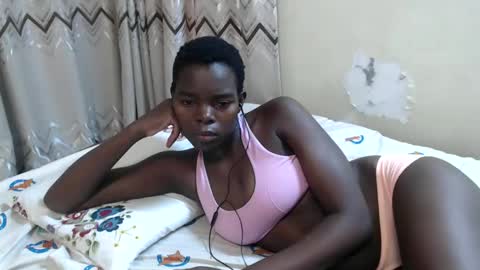 Snapshot of petite_love01 chatting on March 29, 11:32 am love online show from March 29, 11:32 am