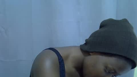 petite_melan online show from October 7, 5:21 pm