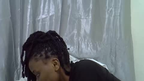 petite_melan online show from October 31, 4:19 pm