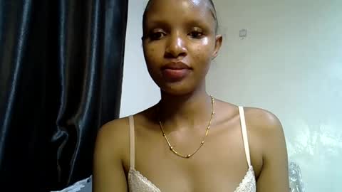 petite_melinda online show from June 8, 1:28 am