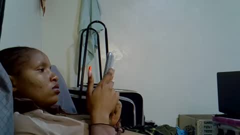 Snapshot of petite_melinda chatting on June 21, 4:26 am petite_melinda online show from June 21, 4:26 am