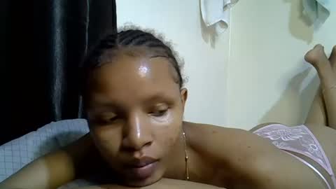 Snapshot of petite_melinda chatting on July 1, 2:02 am petite_melinda online show from July 1, 2:02 am