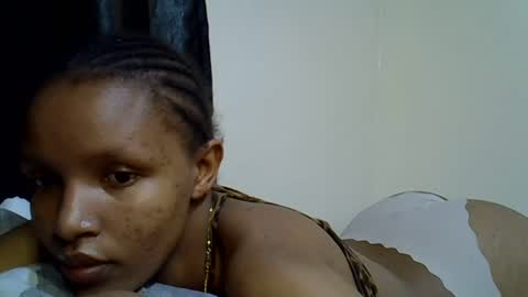 Snapshot of petite_melinda chatting on July 3, 12:39 am petite_melinda online show from July 3, 12:39 am