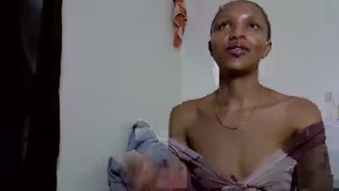 Snapshot of petite_melinda chatting on July 6, 10:45 pm petite_melinda online show from July 6, 10:45 pm