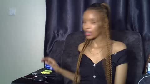Snapshot of petite_melinda chatting on July 24, 11:47 pm petite_melinda online show from July 24, 11:47 pm