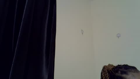 Snapshot of petite_melinda chatting on July 25, 11:57 pm petite_melinda online show from July 25, 11:57 pm