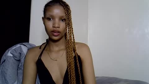 Snapshot of petite_melinda chatting on August 2, 9:02 pm petite_melinda online show from August 2, 9:02 pm