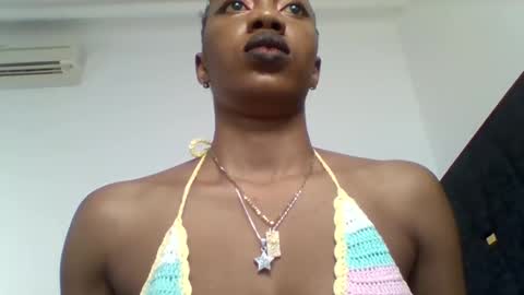 petite_princes online show from December 5, 8:55 am
