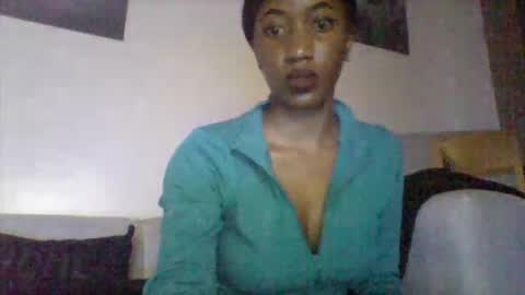 petite_princes online show from September 28, 7:41 pm