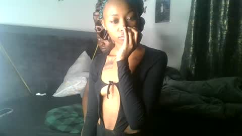 Snapshot of petite_queen69 chatting on June 15, 10:45 pm petite_queen69 online show from June 15, 10:45 pm