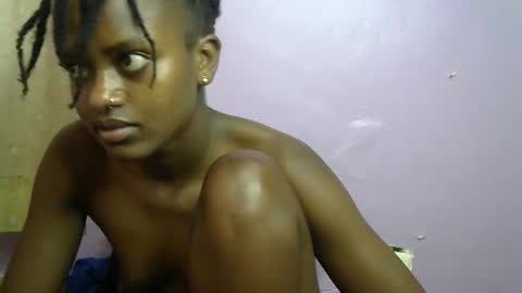 Snapshot of petite_star2 chatting on October 23, 10:25 am petite_star2 online show from October 23, 10:25 am