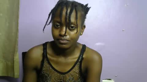 Snapshot of petite_star2 chatting on October 23, 10:30 pm petite_star2 online show from October 23, 10:30 pm