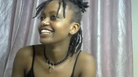 Snapshot of petite_star2 chatting on December 2, 5:08 pm petite_star2 online show from December 2, 5:08 pm