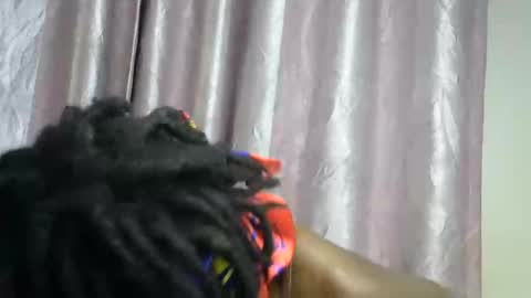 Snapshot of petite_star2 chatting on December 14, 8:02 pm petite_star2 online show from December 14, 8:02 pm