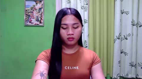 Snapshot of petite_trish chatting on December 9, 1:02 pm trish online show from December 9, 1:02 pm